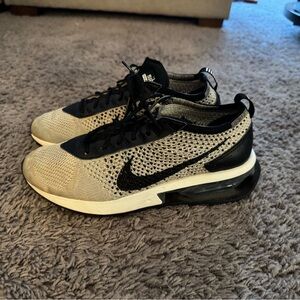 Nike Fly Knit sneakers